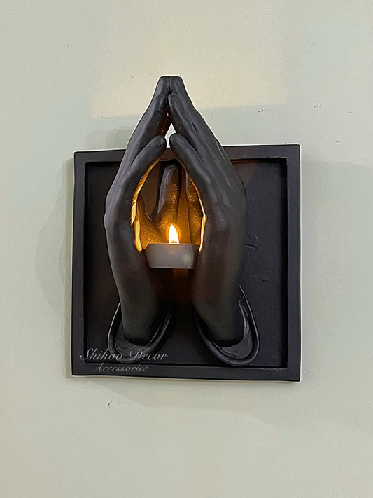 Victorian Style Candle Holder with Elegant Design