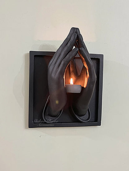 Victorian Style Candle Holder with Elegant Design